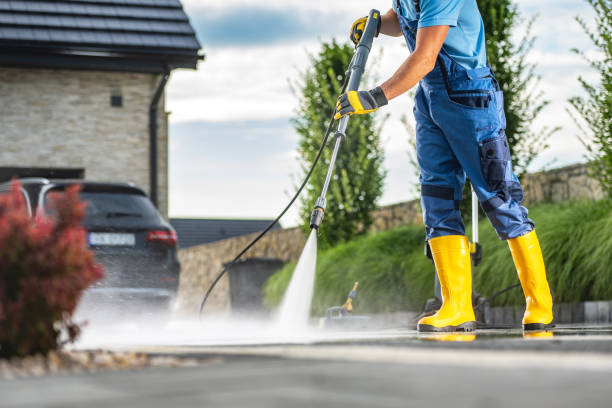 Best Graffiti Removal  in Russellville, AR